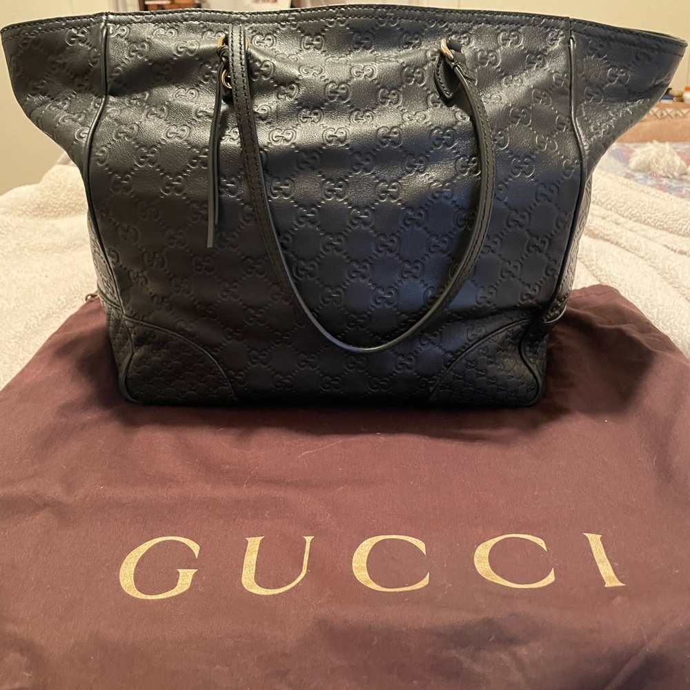 Black leather Gucci GG Guccissima tote bag